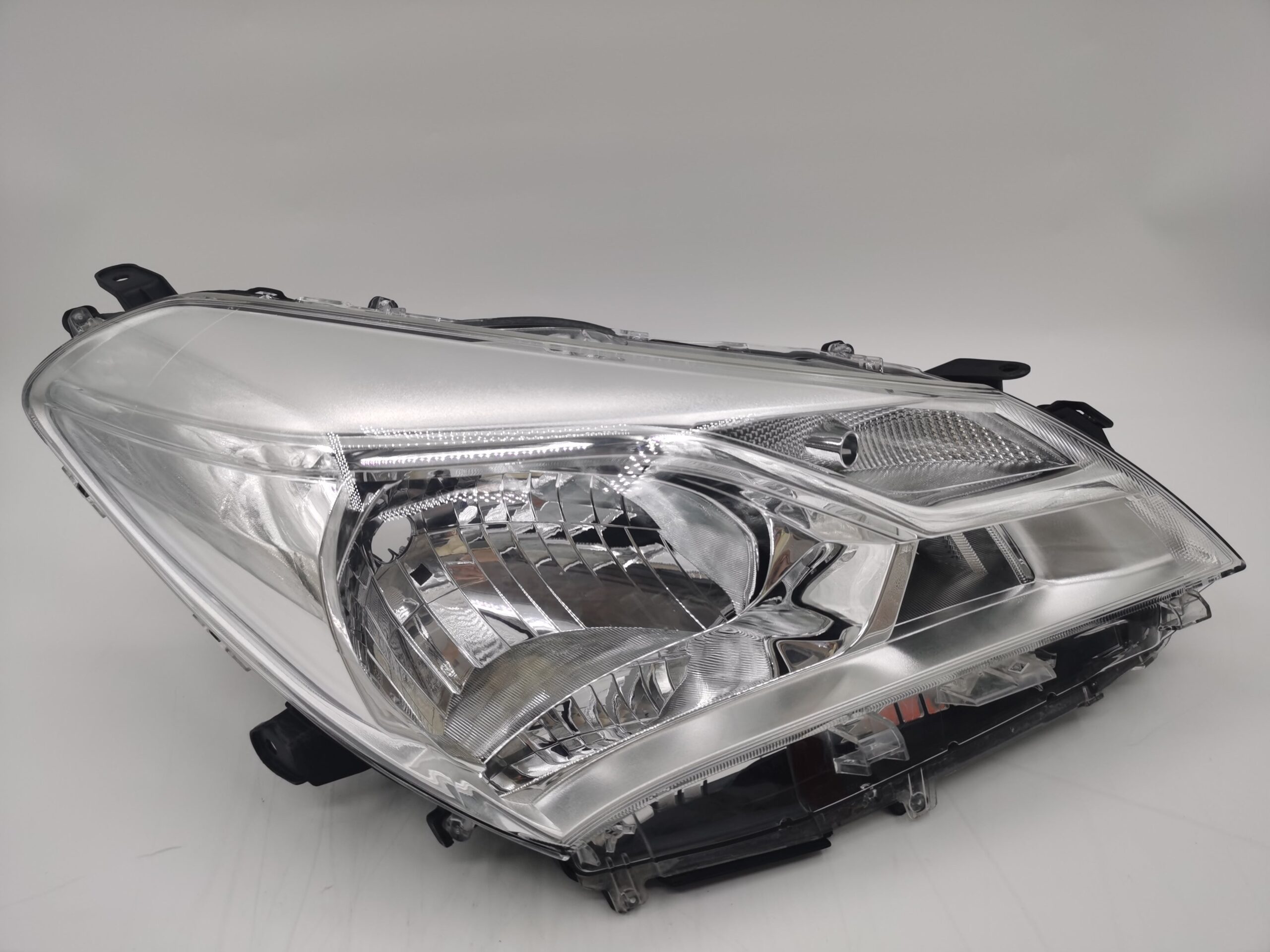 Toyota YARIS VITZ NSP130 2017-2019 HALOGEN R.H.S HEADLIGHT ASSEMBLY