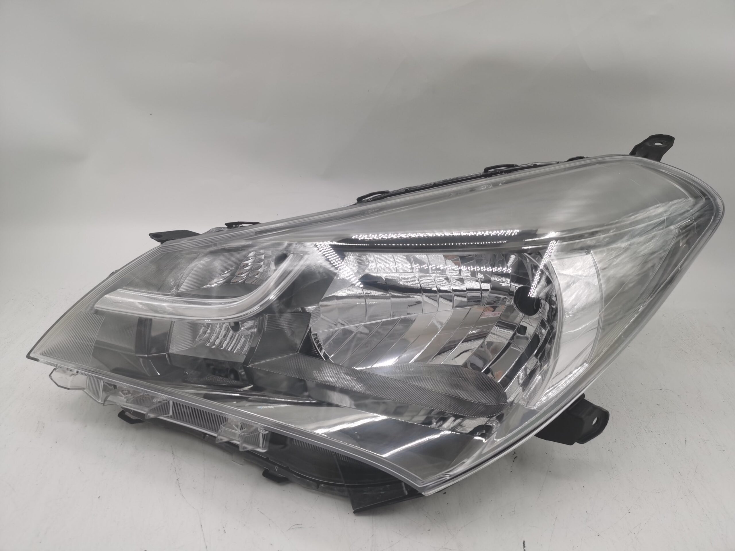 Toyota YARIS NCP130R 2014-2016 HALOGEN L.H.S HEADLIGHT ASSEMBLY