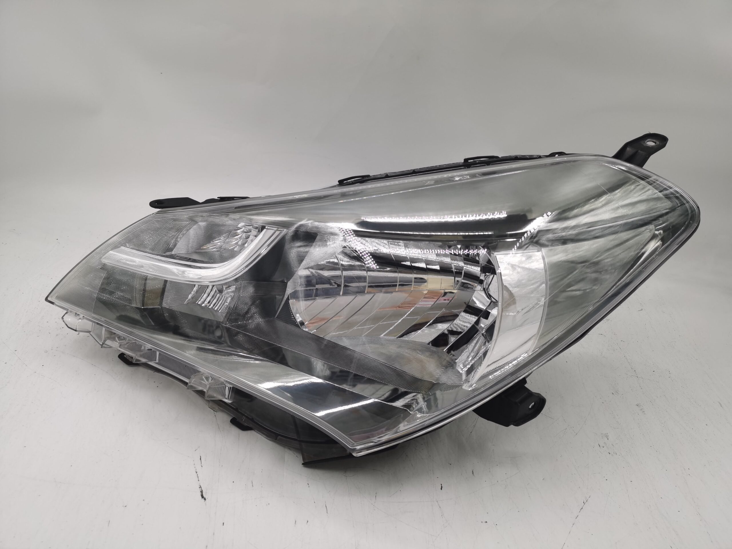 Toyota YARIS NCP130R 2014-2016 HALOGEN L.H.S Headlight Assembly