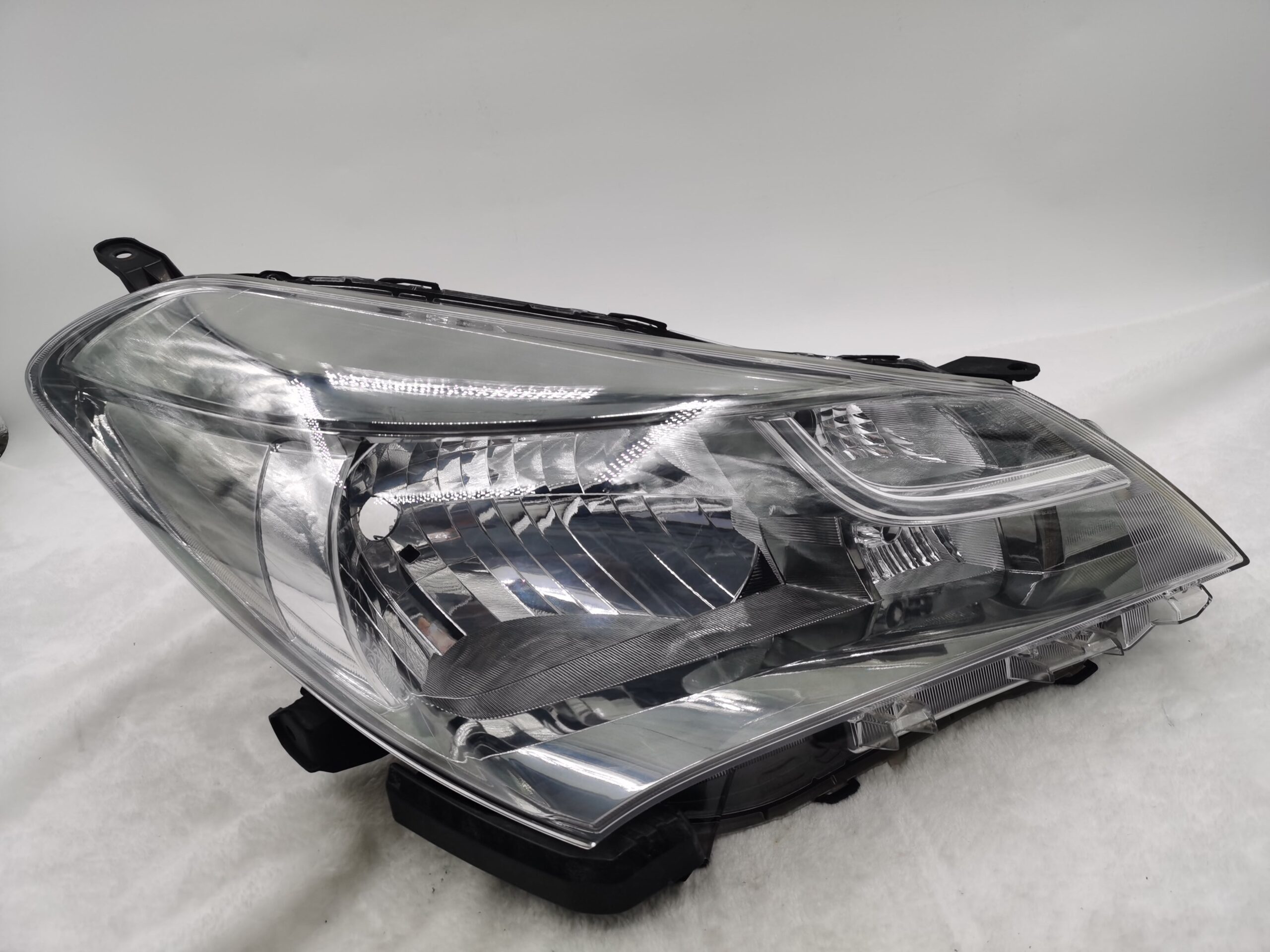 Toyota YARIS NCP130R 2014-2016 HALOGEN R.H.S HEADLIGHT ASSEMBLY