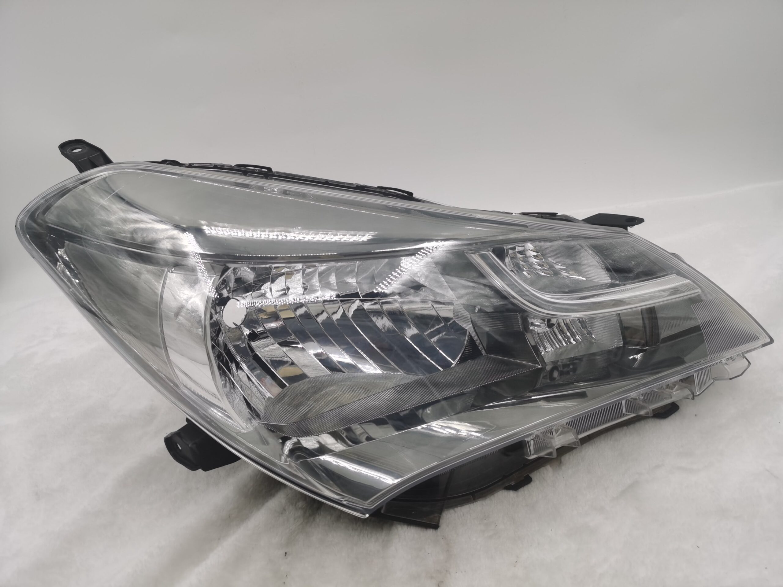 Toyota YARIS NCP130R 2014-2016 HALOGEN R.H.S HEADLIGHT ASSEMBLY