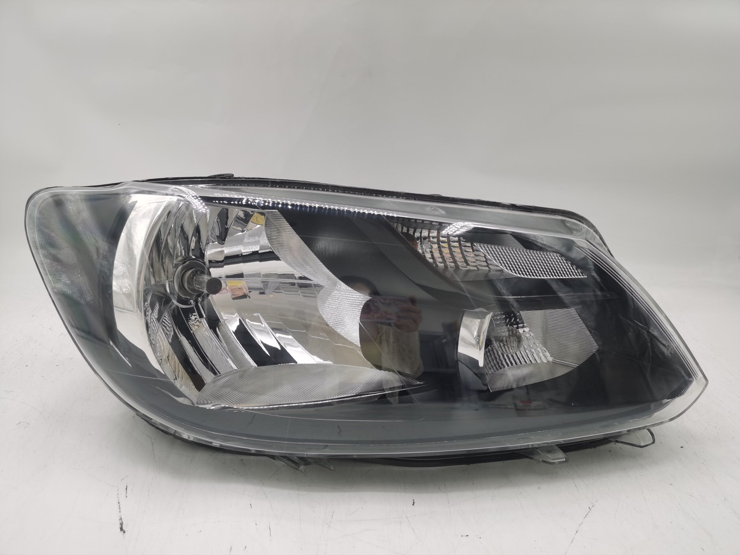 Volkswagen CADDY 2010-2014 HALOGEN R.H.S Headlight Assembly