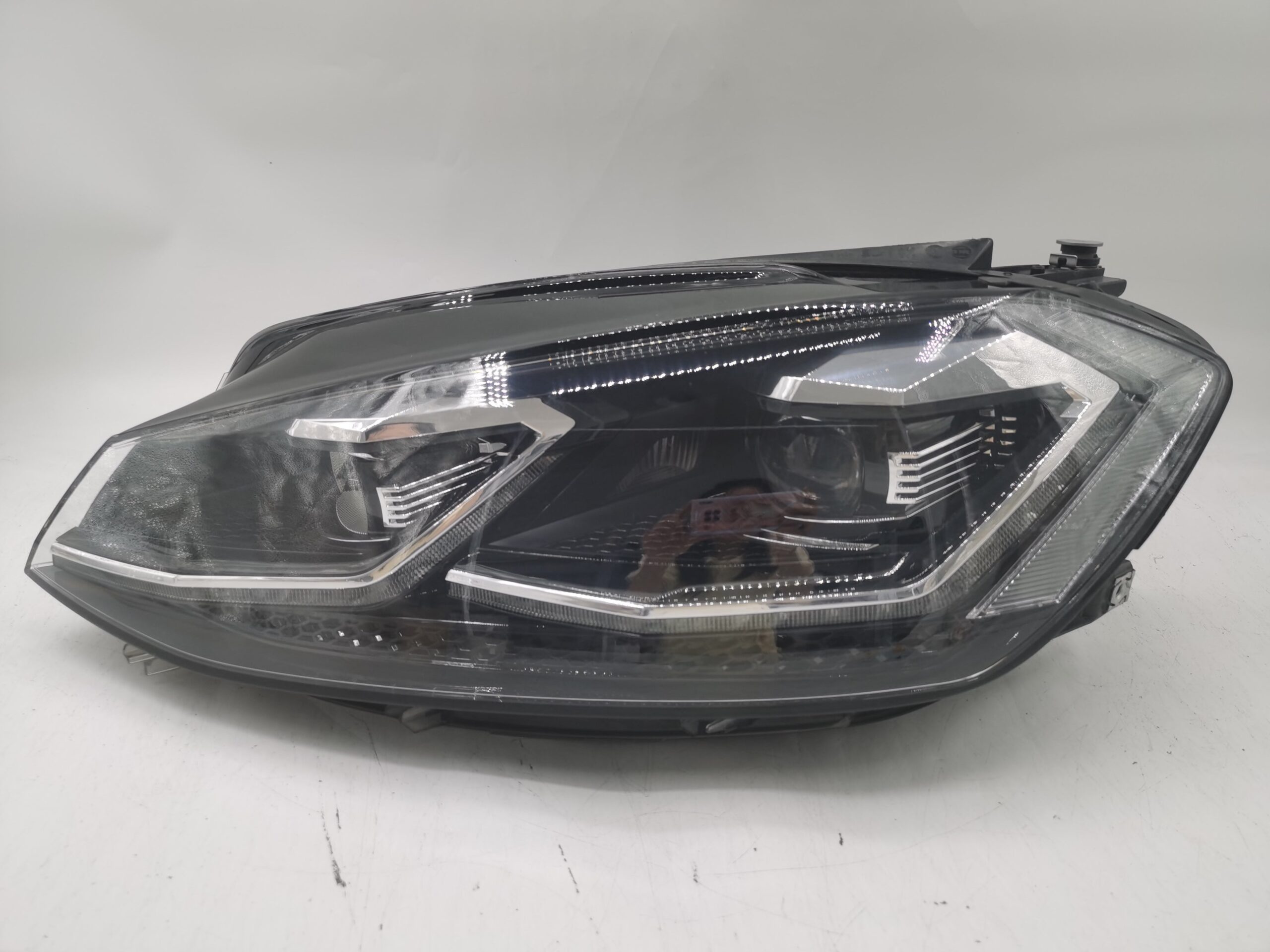 Volkswagen GOLF 2017-2019 LED L.H.S Headlight Assembly