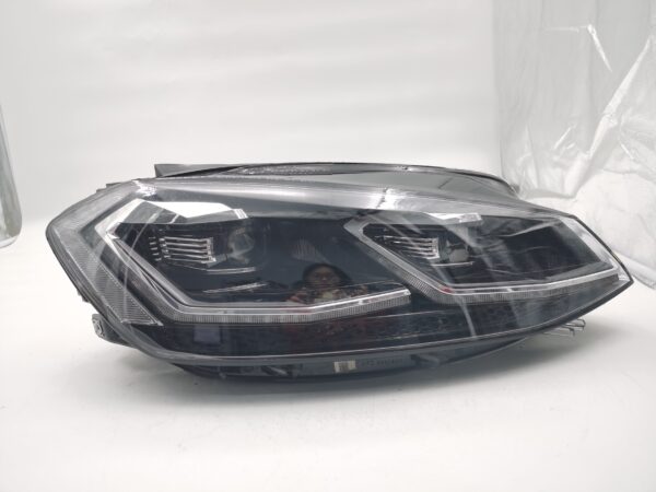 Volkswagen GOLF 2017-2019 LED R.H.S HEADLIGHT ASSEMBLY