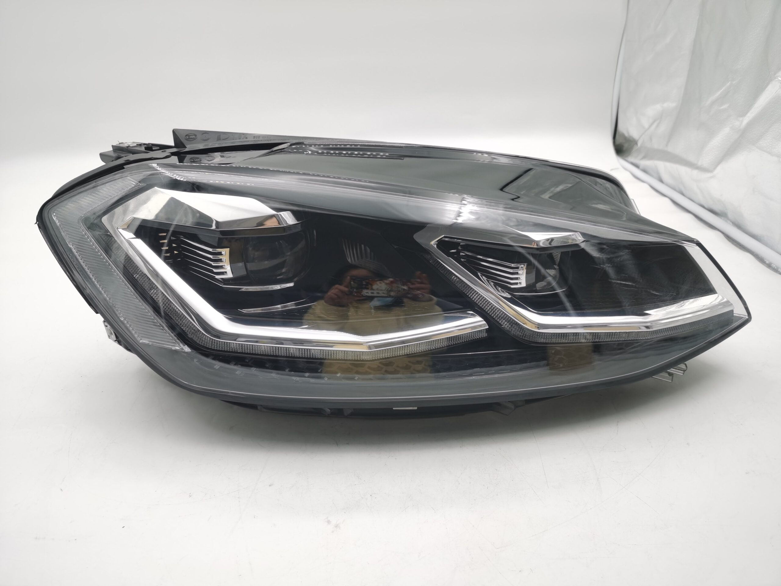 Volkswagen GOLF 2017-2019 LED R.H.S HEADLIGHT ASSEMBLY