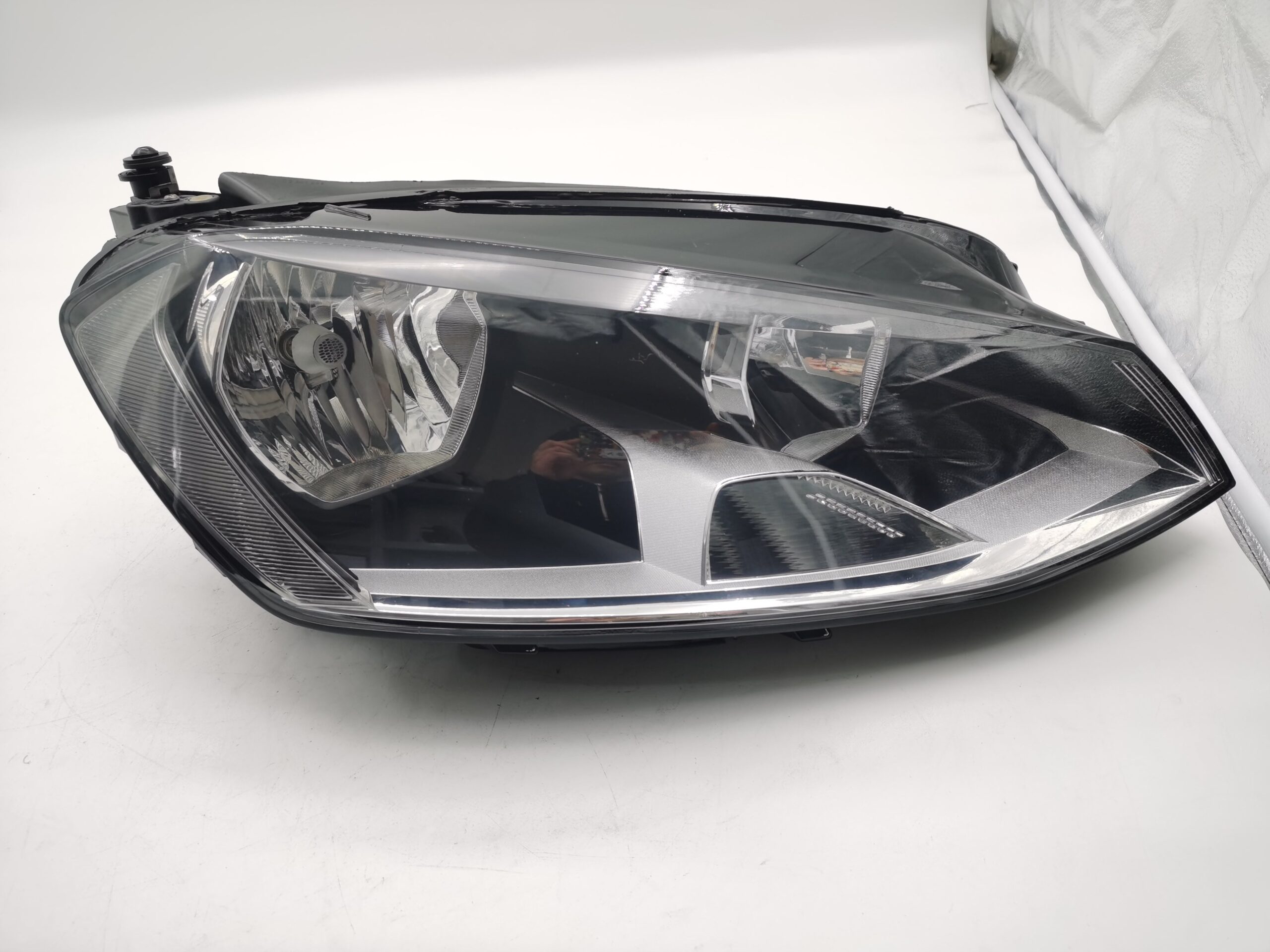 Volkswagen GOLF MK7 2014-2016 HALOGEN R.H.S HEADLIGHT ASSEMBLY