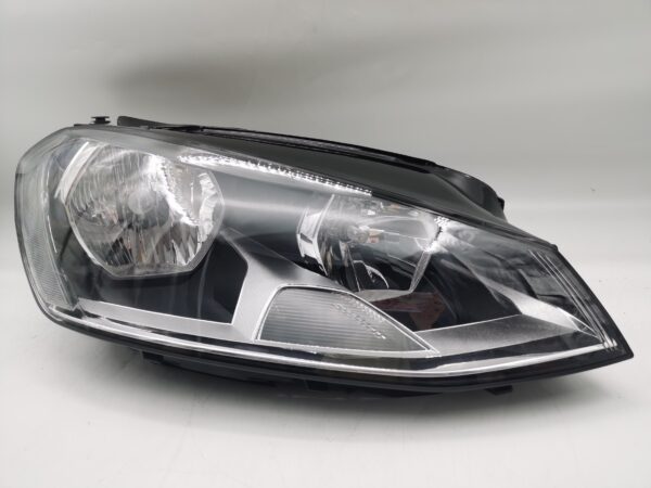 Volkswagen GOLF MK7 2014-2016 HALOGEN R.H.S HEADLIGHT ASSEMBLY