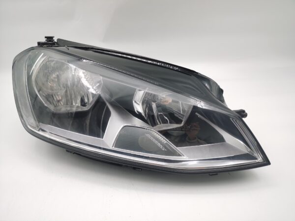 Volkswagen GOLF MK7 2014-2016 HALOGEN R.H.S HEADLIGHT ASSEMBLY