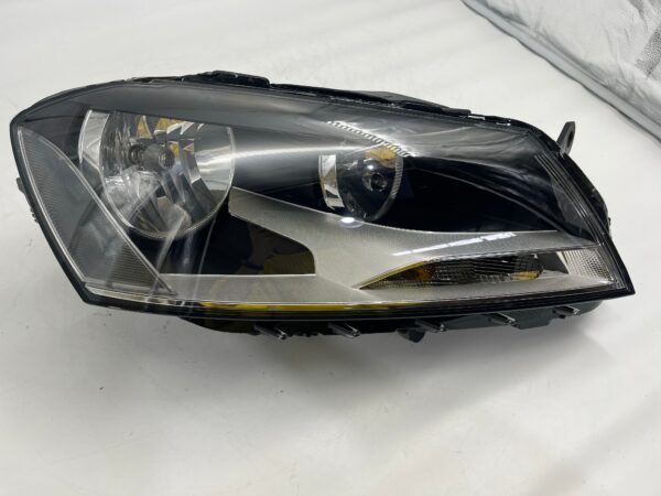 Volkswagen PASSAT B7 2011-2014 HALOGEN R.H.S HEADLIGHT ASSEMBLY