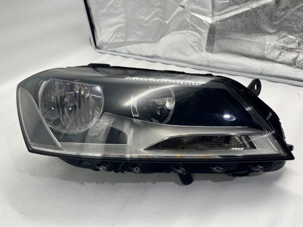 Volkswagen PASSAT B7 2011-2014 HALOGEN R.H.S HEADLIGHT ASSEMBLY