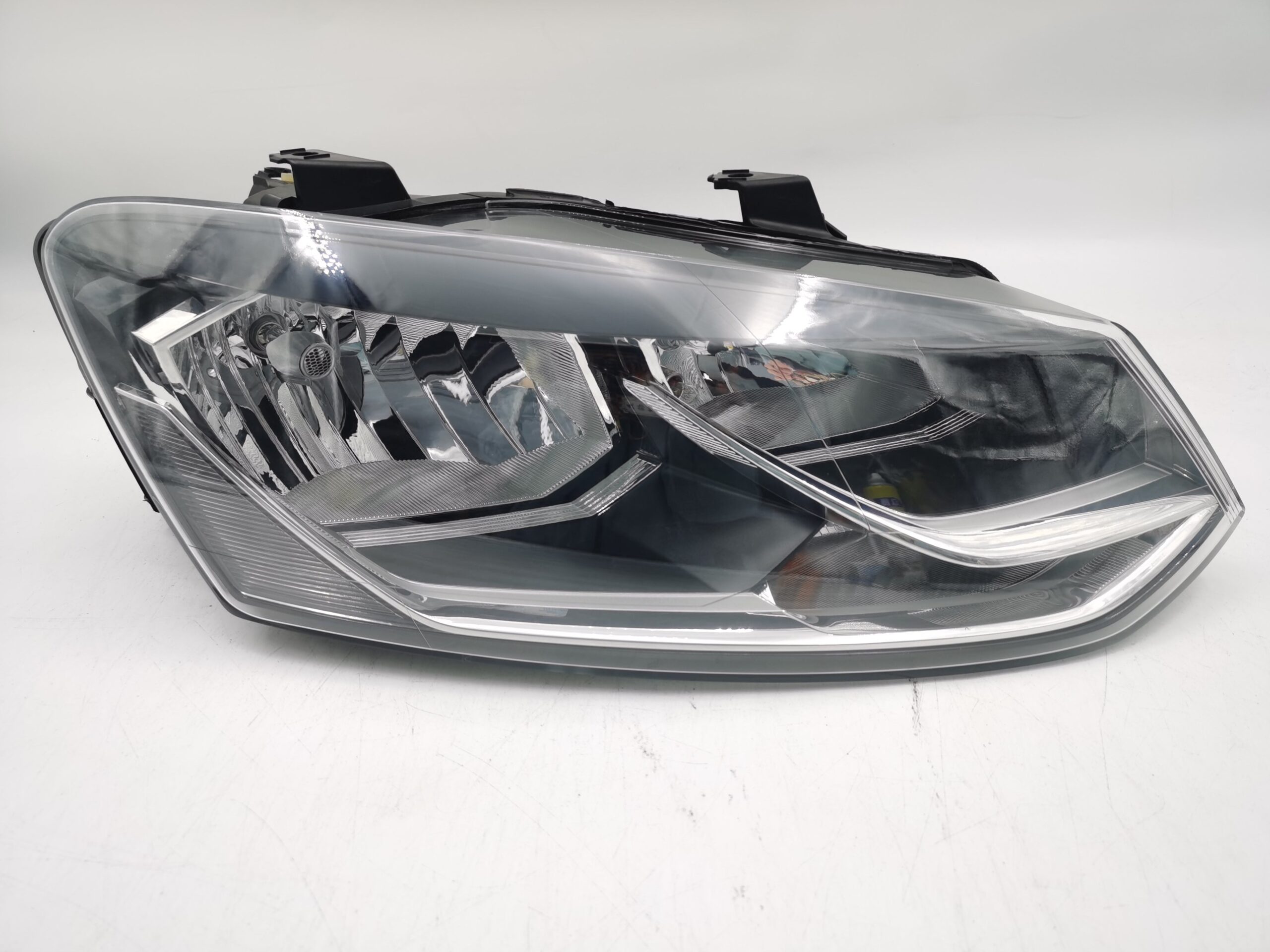 Volkswagen POLO 2014-2017 HALOGEN R.H.S HEADLIGHT ASSEMBLY