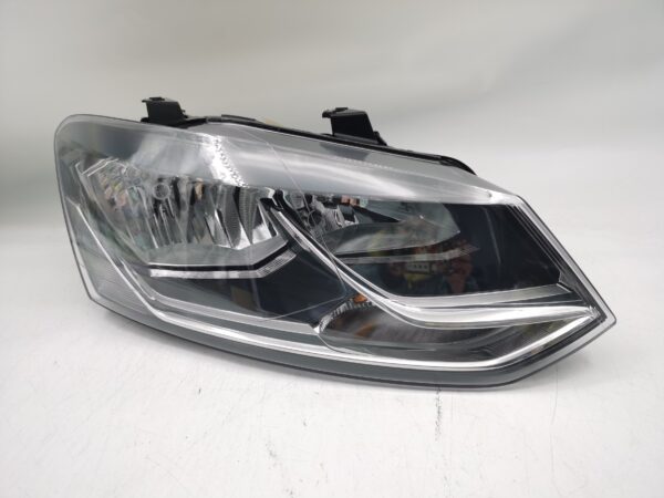 Volkswagen POLO 2014-2017 HALOGEN R.H.S HEADLIGHT ASSEMBLY