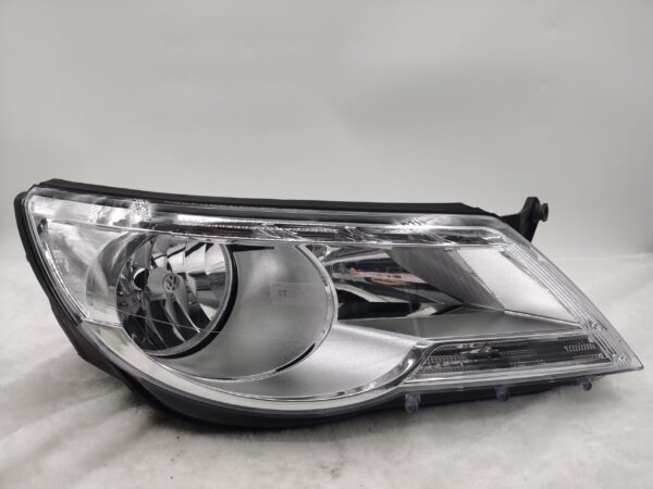 Volkswagen TIGUAN 2007-2011 HALOGEN R.H.S HEADLIGHT ASSEMBLY