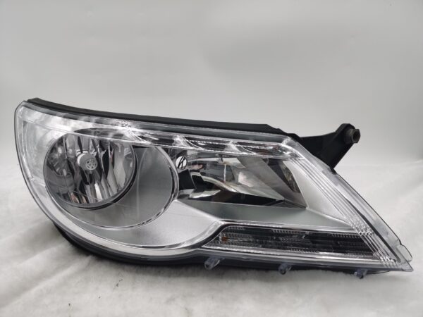 Volkswagen TIGUAN 2007-2011 HALOGEN R.H.S HEADLIGHT ASSEMBLY