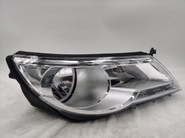 Volkswagen TIGUAN 2007-2011 HALOGEN R.H.S HEADLIGHT ASSEMBLY