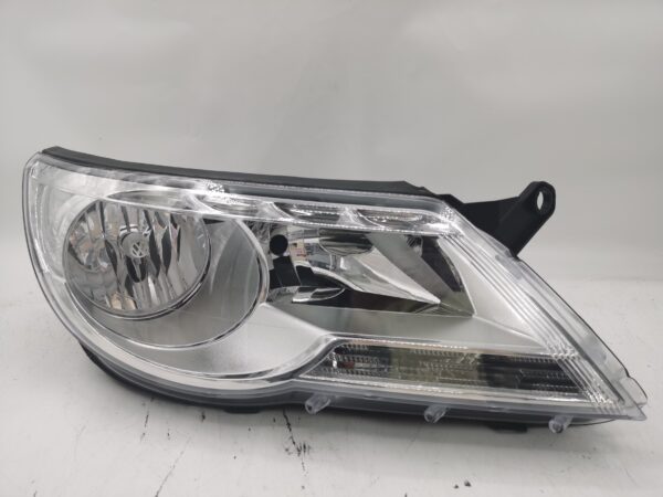 Volkswagen TIGUAN 2007-2011 HALOGEN R.H.S Headlight Assembly