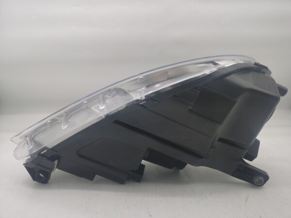 Volkswagen TIGUAN 2007-2011 HALOGEN  L.H.S HEADLIGHT ASSEMBLY