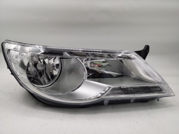 Volkswagen TIGUAN 2007-2011 HALOGEN  R.H.S HEADLIGHT ASSEMBLY