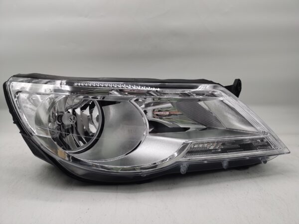 Volkswagen TIGUAN 2007-2011 HALOGEN  R.H.S HEADLIGHT ASSEMBLY