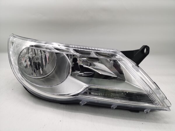 Volkswagen TIGUAN 2007-2011 HALOGEN  R.H.S HEADLIGHT ASSEMBLY