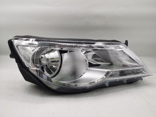 Volkswagen TIGUAN 2007-2011 HALOGEN  R.H.S HEADLIGHT ASSEMBLY