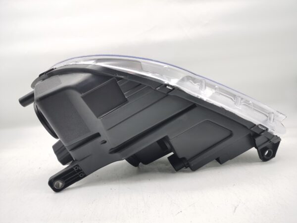 Volkswagen TIGUAN 2007-2011 HALOGEN  R.H.S HEADLIGHT ASSEMBLY