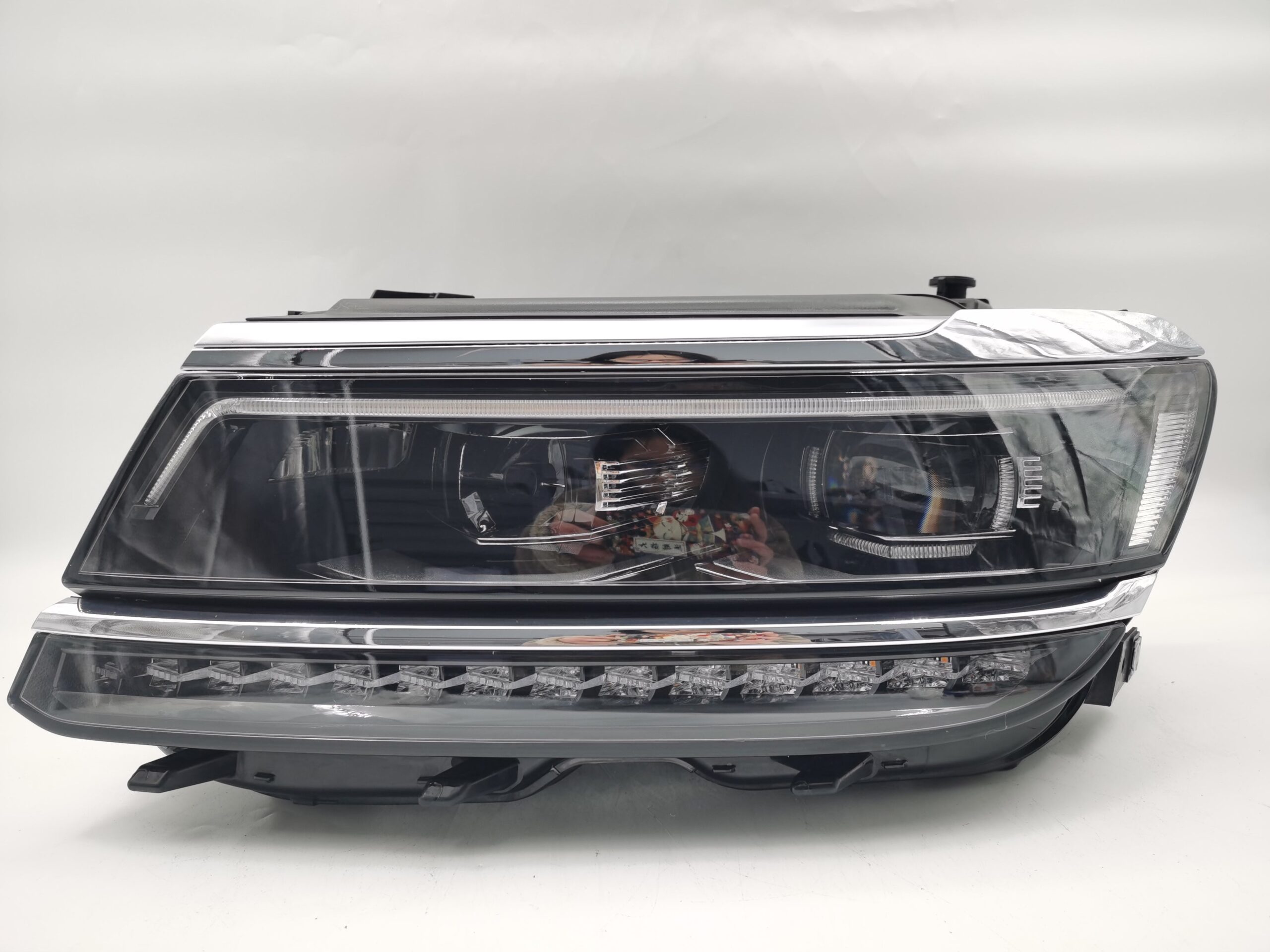 Volkswagen TIGUAN 2017-2021 LED L.H.S HEADLIGHT ASSEMBLY