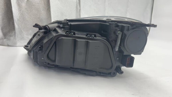 Volvo V40 2012-2015 R.H.S HEADLIGHT ASSEMBLY