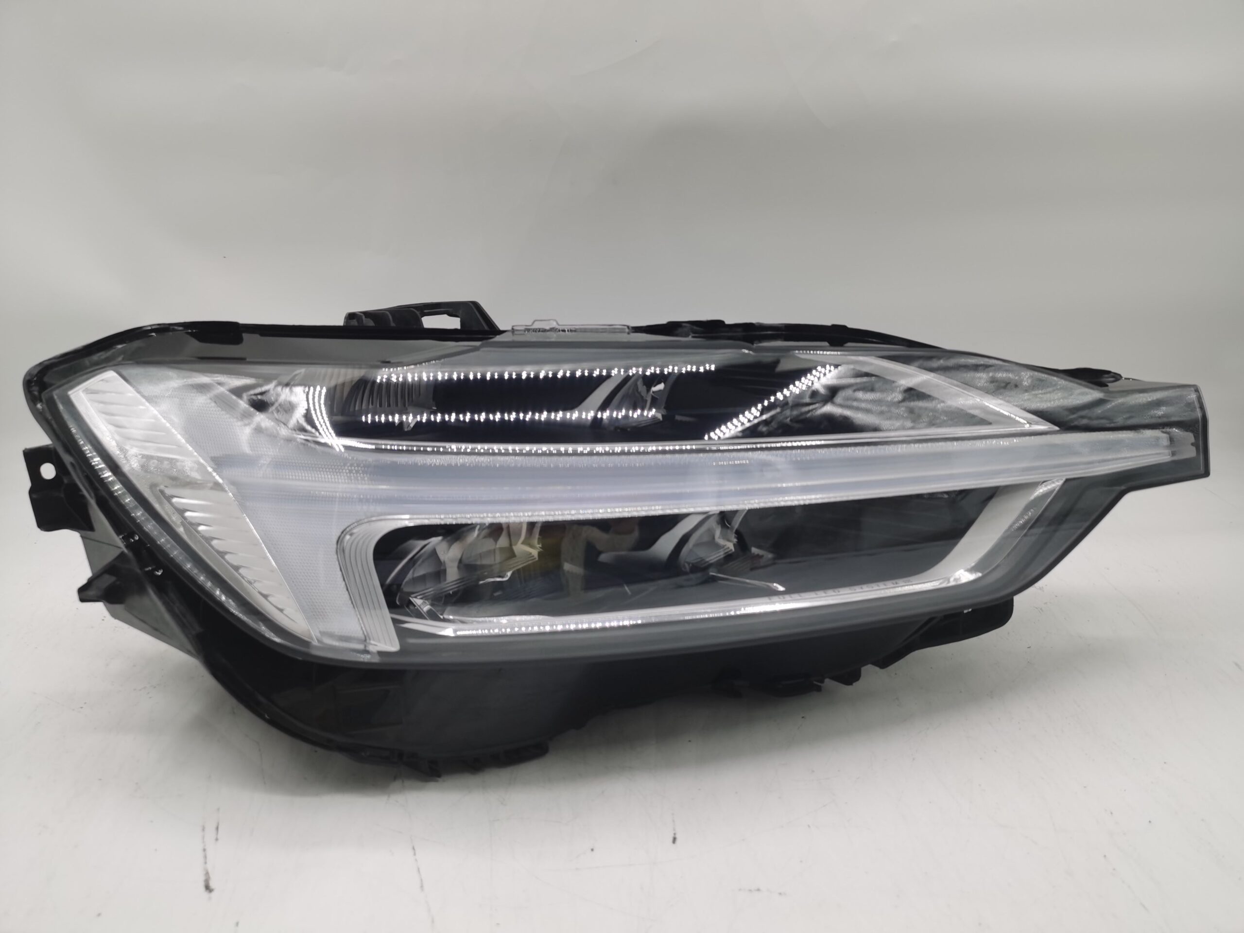 Volvo XC60 D4 2018-2023 LED R.H.S HEADLIGHT ASSEMBLY