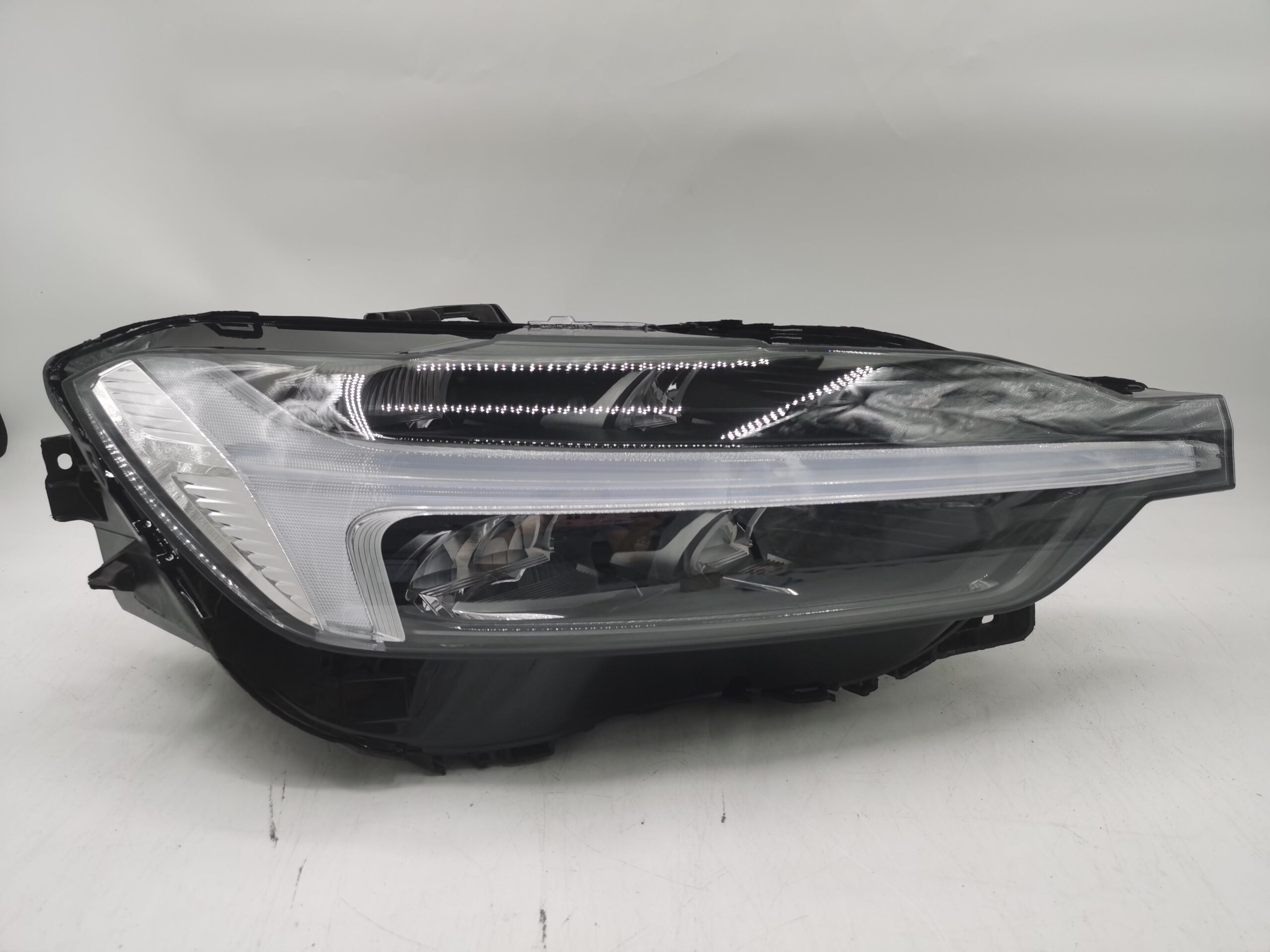 Volvo XC60 D4 2018-2023 LED R.H.S HEADLIGHT ASSEMBLY