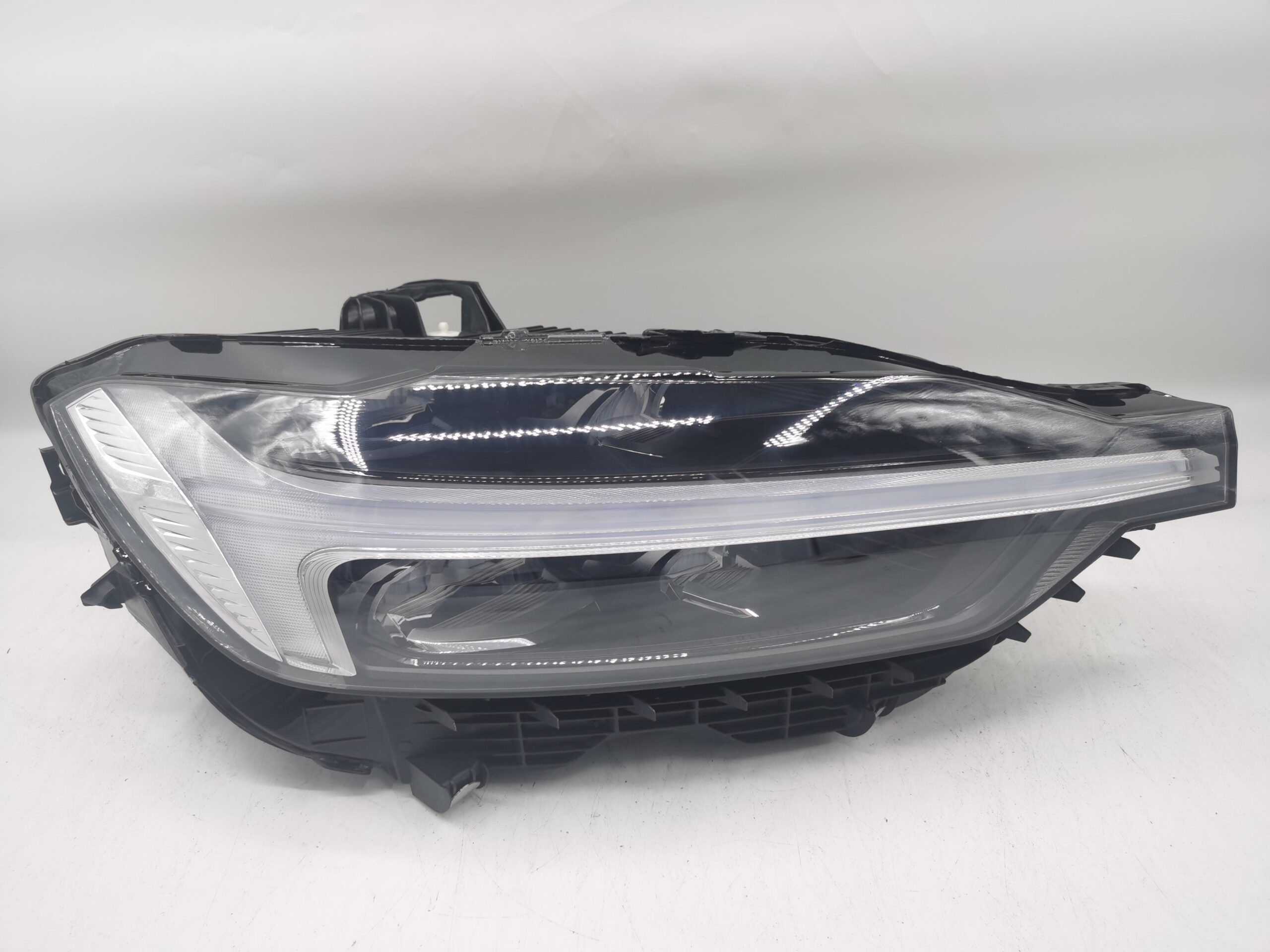 Volvo XC60 D4 2018-2023 LED R.H.S HEADLIGHT ASSEMBLY