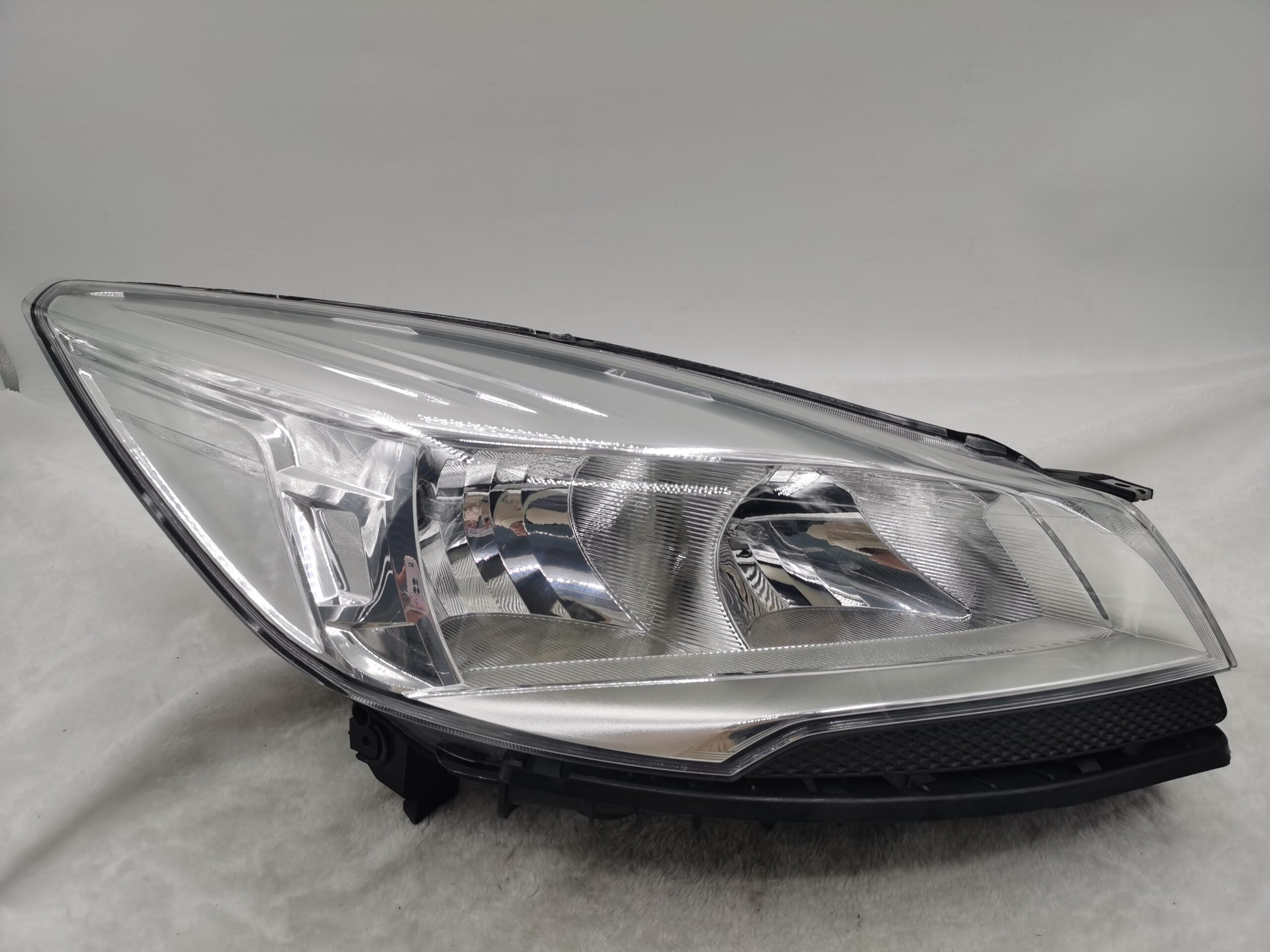 FORD ESCAPE(KUGA) MK2 2013-2016 HALOGEN R.H.S HEADLIGHT ASSEMBLY