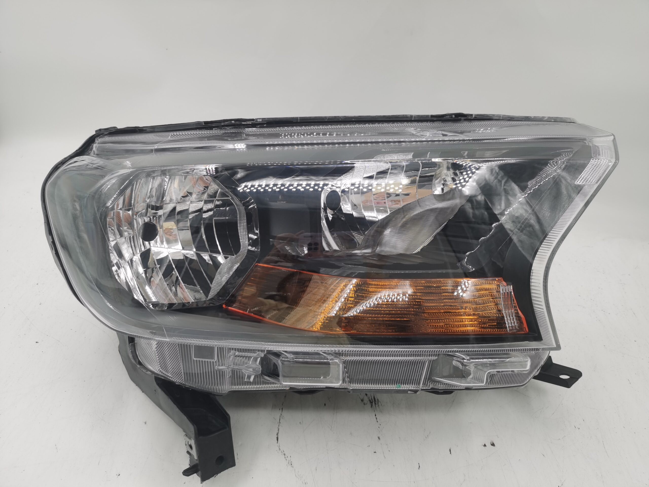 FORD EVEREST RANGER 2015-2019 HALOGEN R.H.S HEADLIGHT ASSEMBLY