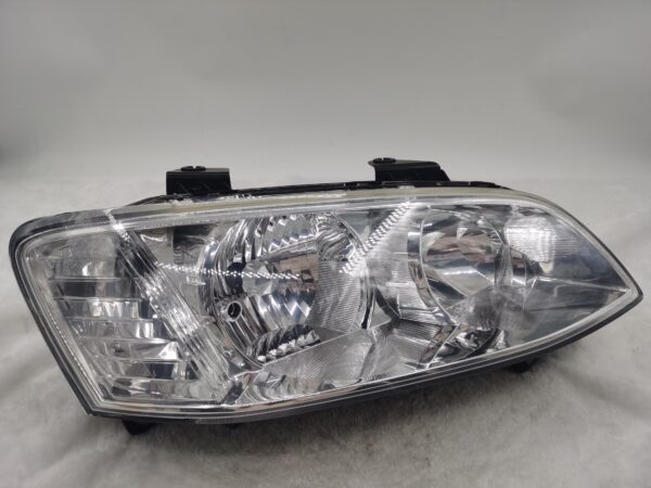 HOLDEN COMMODORE SV6 VE II 2011-2012 HALOGEN R.H.S HEADLIGHT ASSEMBLY