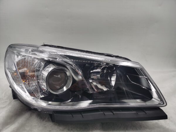 HOLDEN COMMODORE VF SV6 2013-2017 LENS HALOGEN R.H.S HEADLIGHT ASSEMBLY