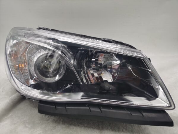 HOLDEN COMMODORE VF SV6 2013-2017 LENS HALOGEN R.H.S HEADLIGHT ASSEMBLY