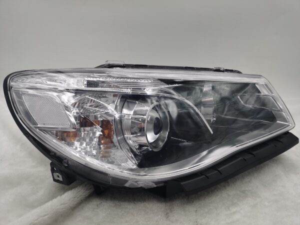 HOLDEN COMMODORE VF SV6 2013-2017 LENS HALOGEN R.H.S HEADLIGHT ASSEMBLY