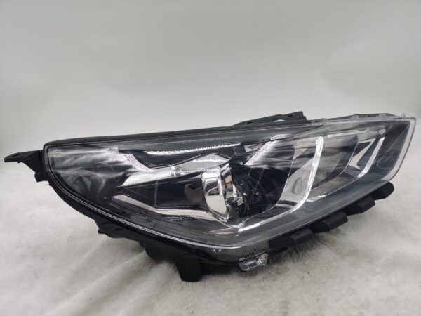 HYUNDAI I30 HATCH 2020-2023 HALOGEN R.H.S HEADLIGHT ASSEMBLY