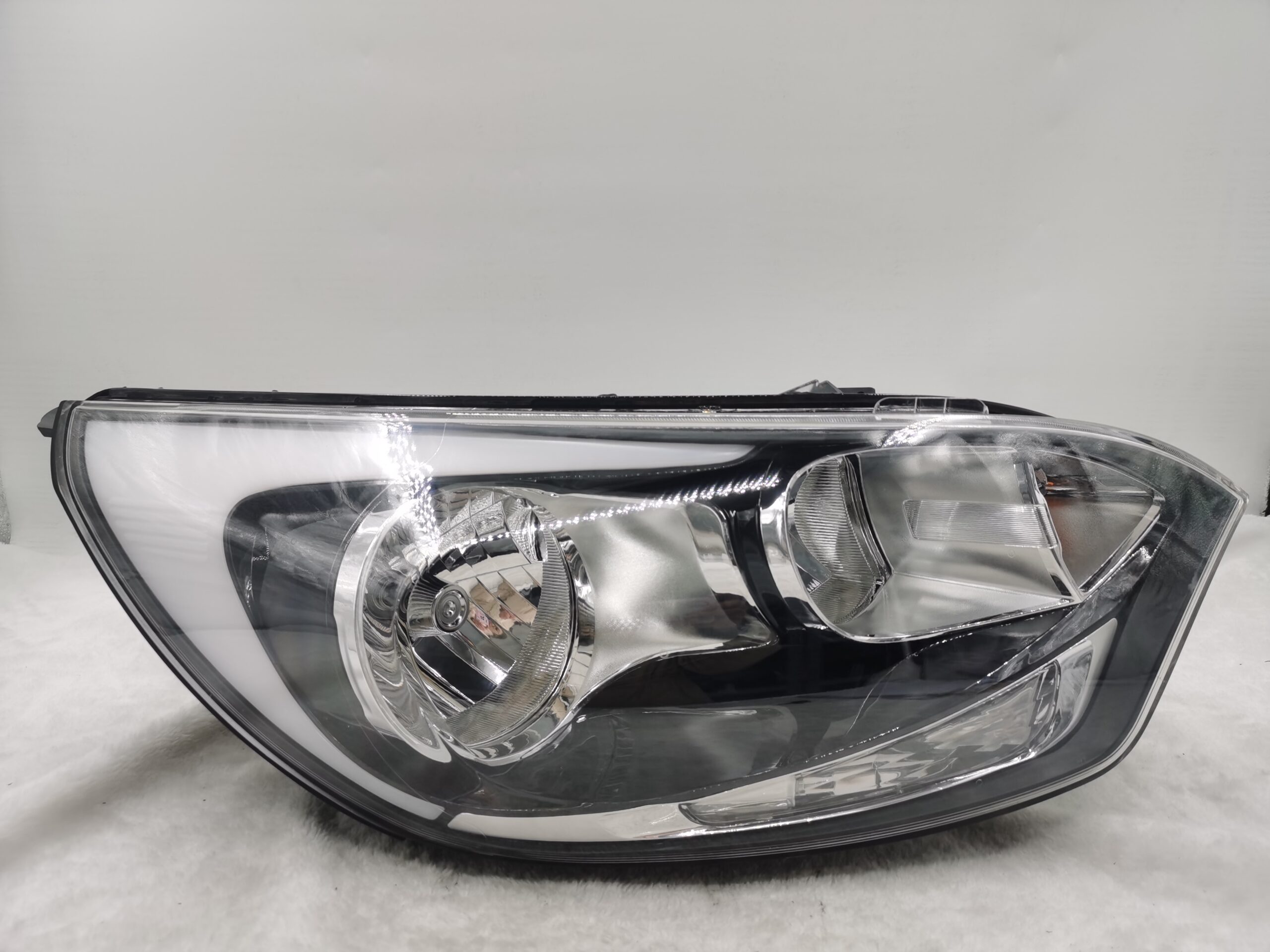 KIA RIO 2012-2017 HALOGEN R.H.S HEADLIGHT ASSEMBLY