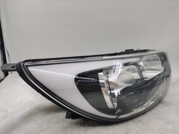 KIA RIO 2012-2017 HALOGEN R.H.S HEADLIGHT ASSEMBLY