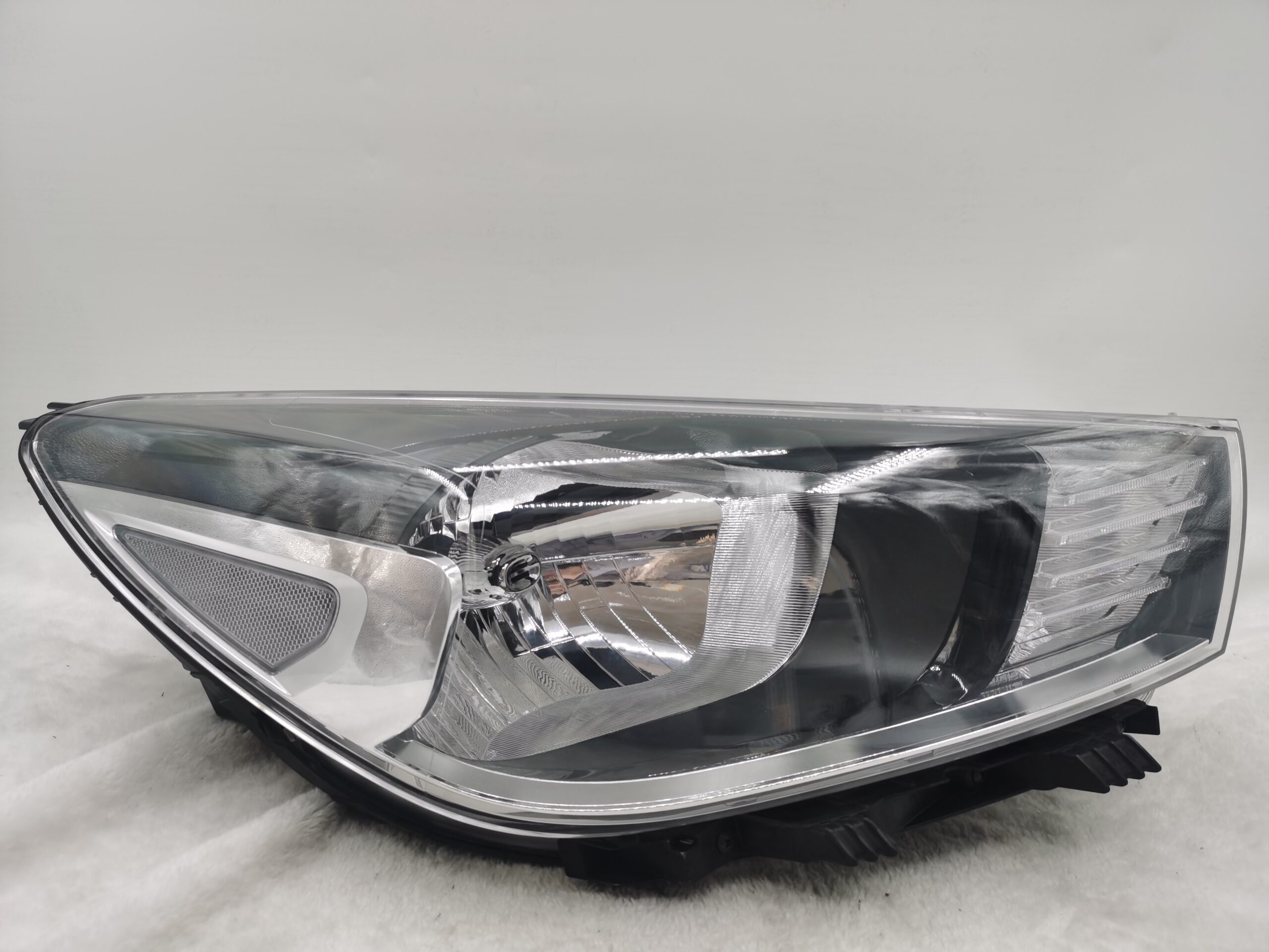 KIA RIO 2018-2020 HALOGEN R.H.S HEADLIGHT ASSEMBLY