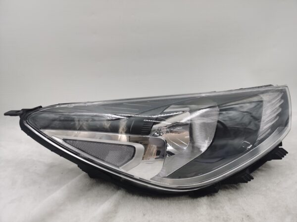 KIA RIO 2018-2020 HALOGEN R.H.S HEADLIGHT ASSEMBLY