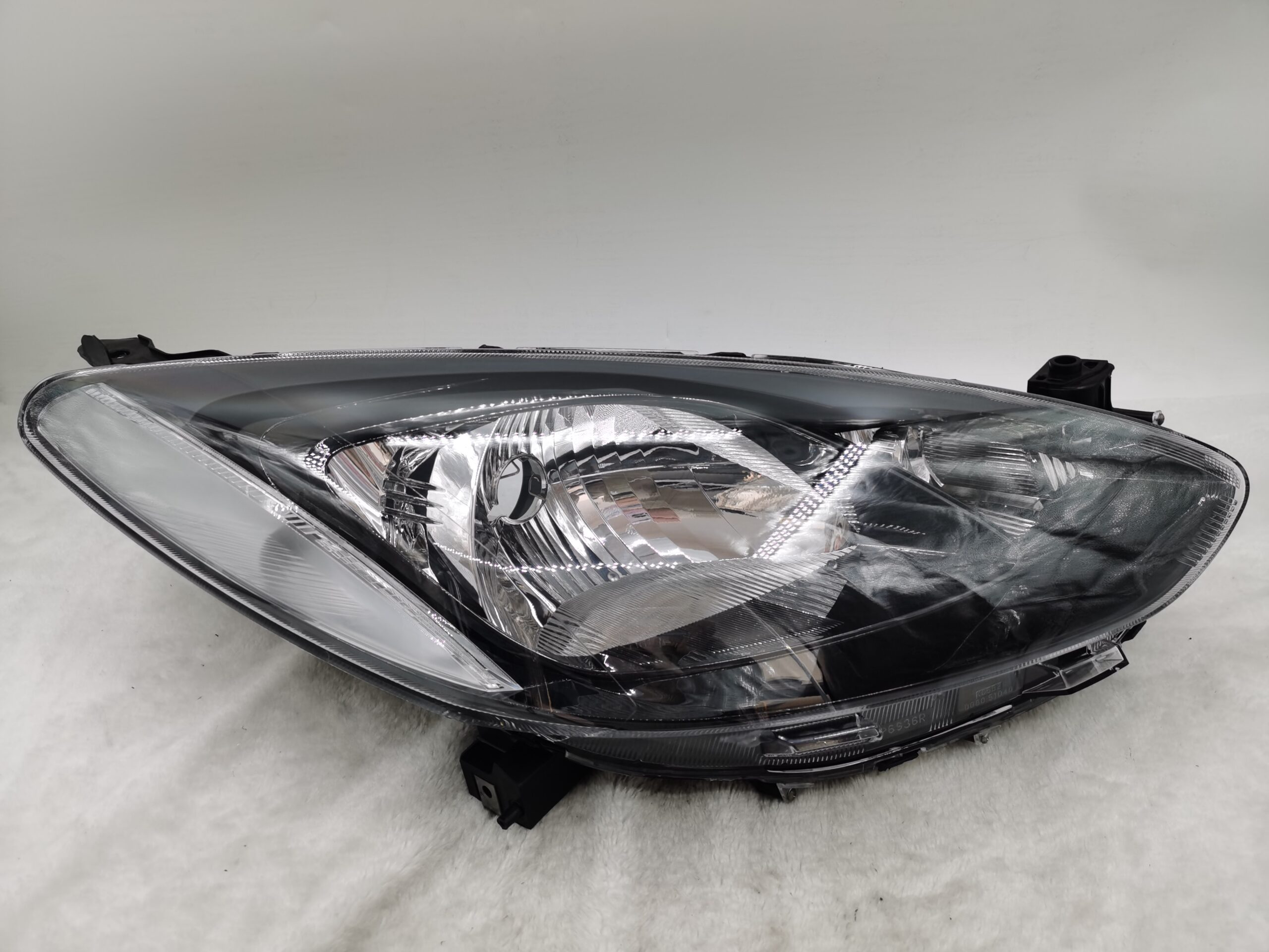 MAZDA 2 2007-2013 HALOGEN R.H.S HEADLIGHT ASSEMBLY