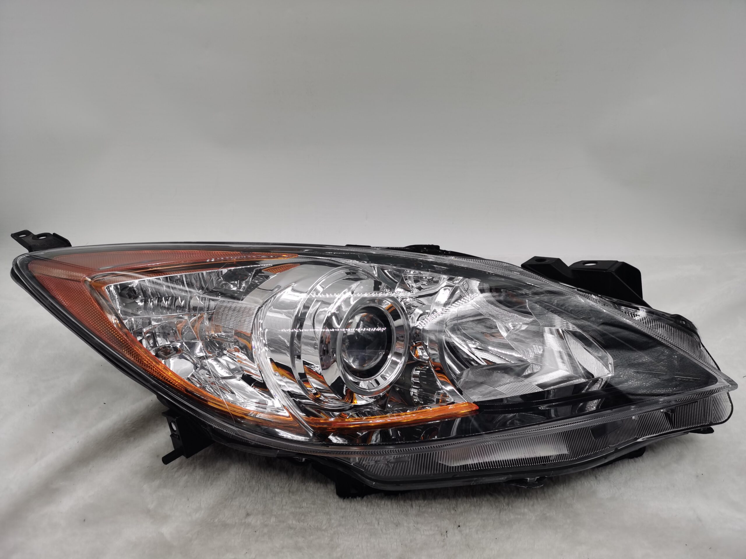 MAZDA 3 2010-2013 HALOGEN R.H.S HEADLIGHT ASSEMBLY