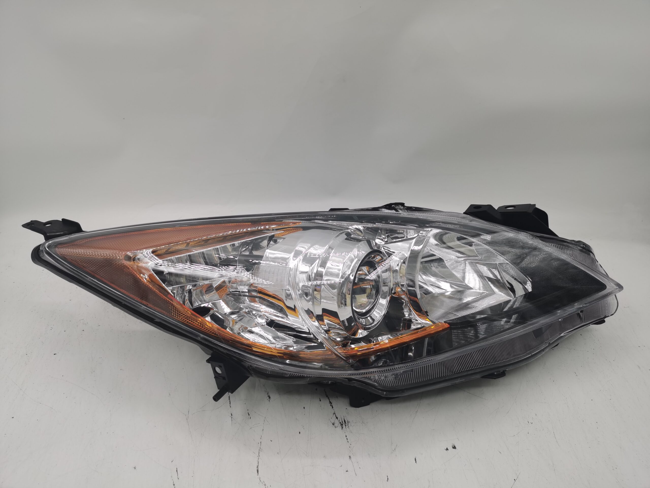 MAZDA 3 2010-2013 HALOGEN R.H.S HEADLIGHT ASSEMBLY