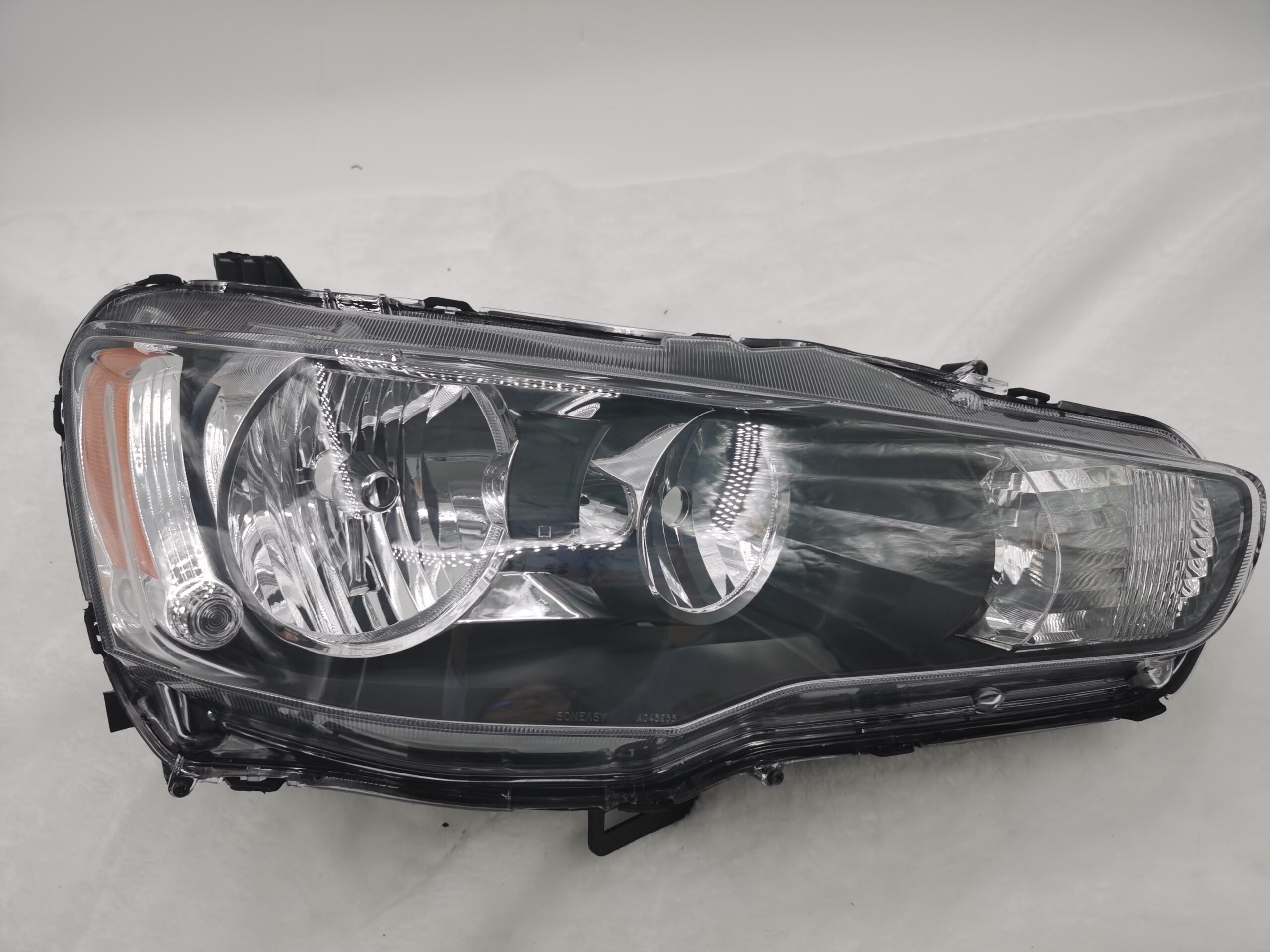 MITSUBISHI LANCER 2008-2018 HALOGEN R.H.S HEADLIGHT ASSEMBLY