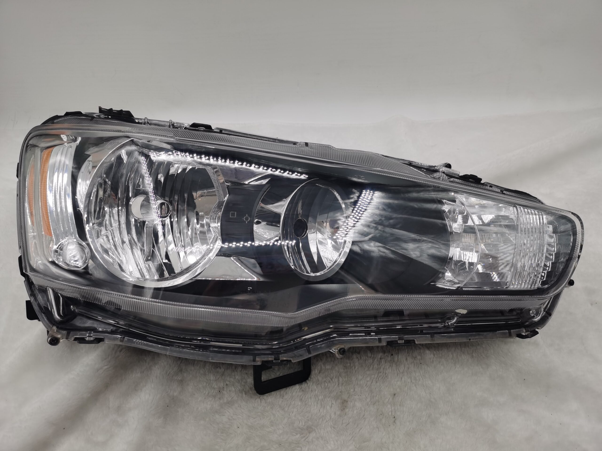 MITSUBISHI LANCER 2008-2018 HALOGEN R.H.S HEADLIGHT ASSEMBLY