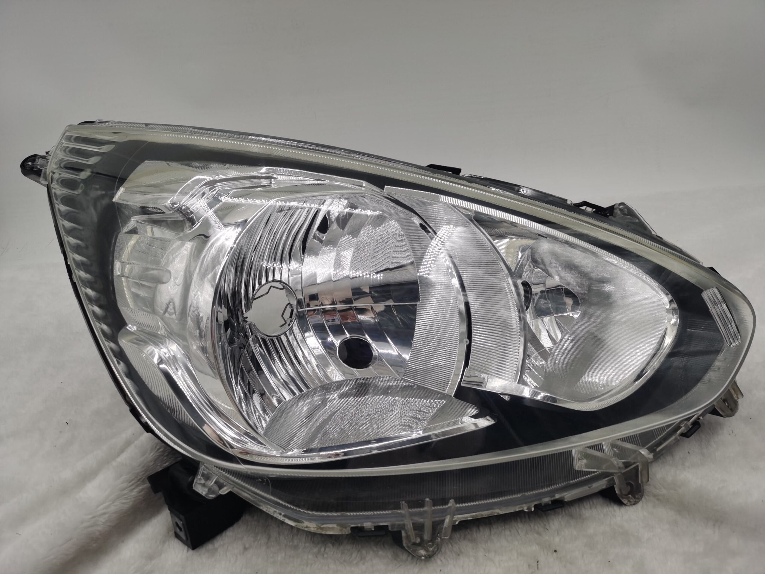 MITSUBISHI MIRAGE 2012-2019 HALOGEN R.H.S HEADLIGHT ASSEMBLY