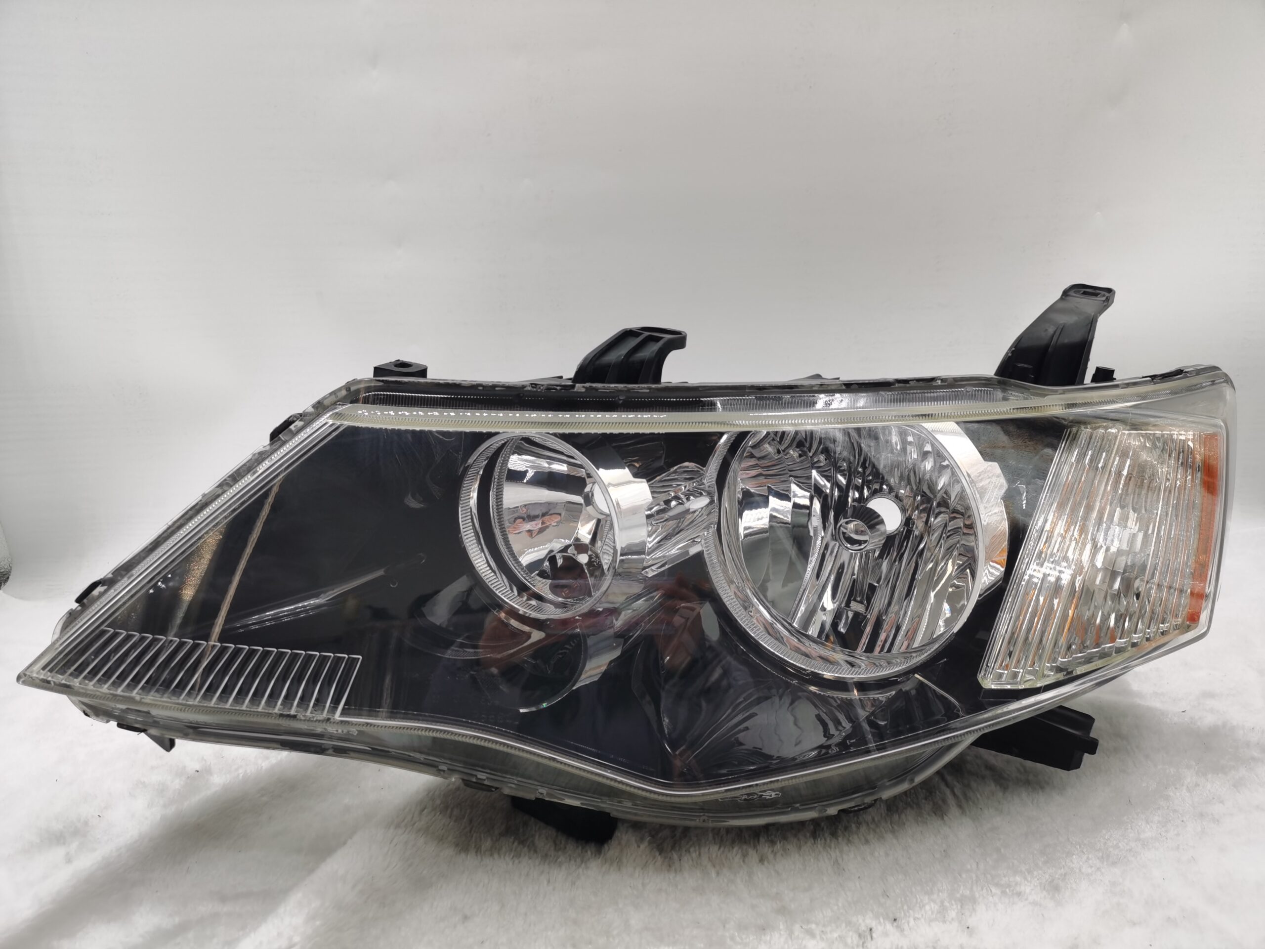 MITSUBISHI OUTLANDER 2006-2009 HALOGEN L.H.S HEADLIGHT ASSEMBLY