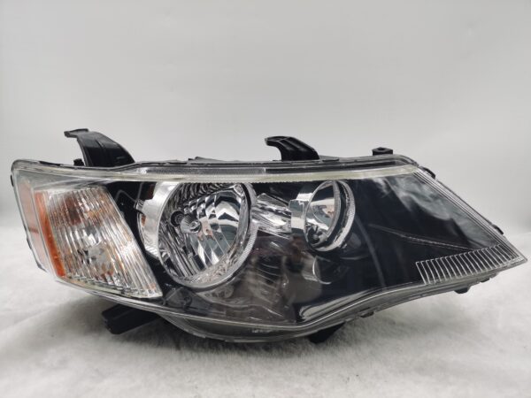 MITSUBISHI OUTLANDER 2006-2009 HALOGEN R.H.S HEADLIGHT ASSEMBLY